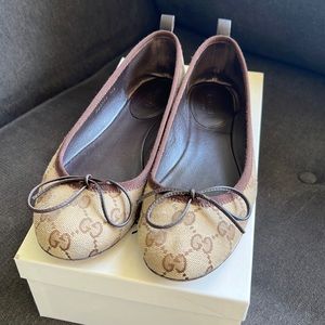 Gucci flat